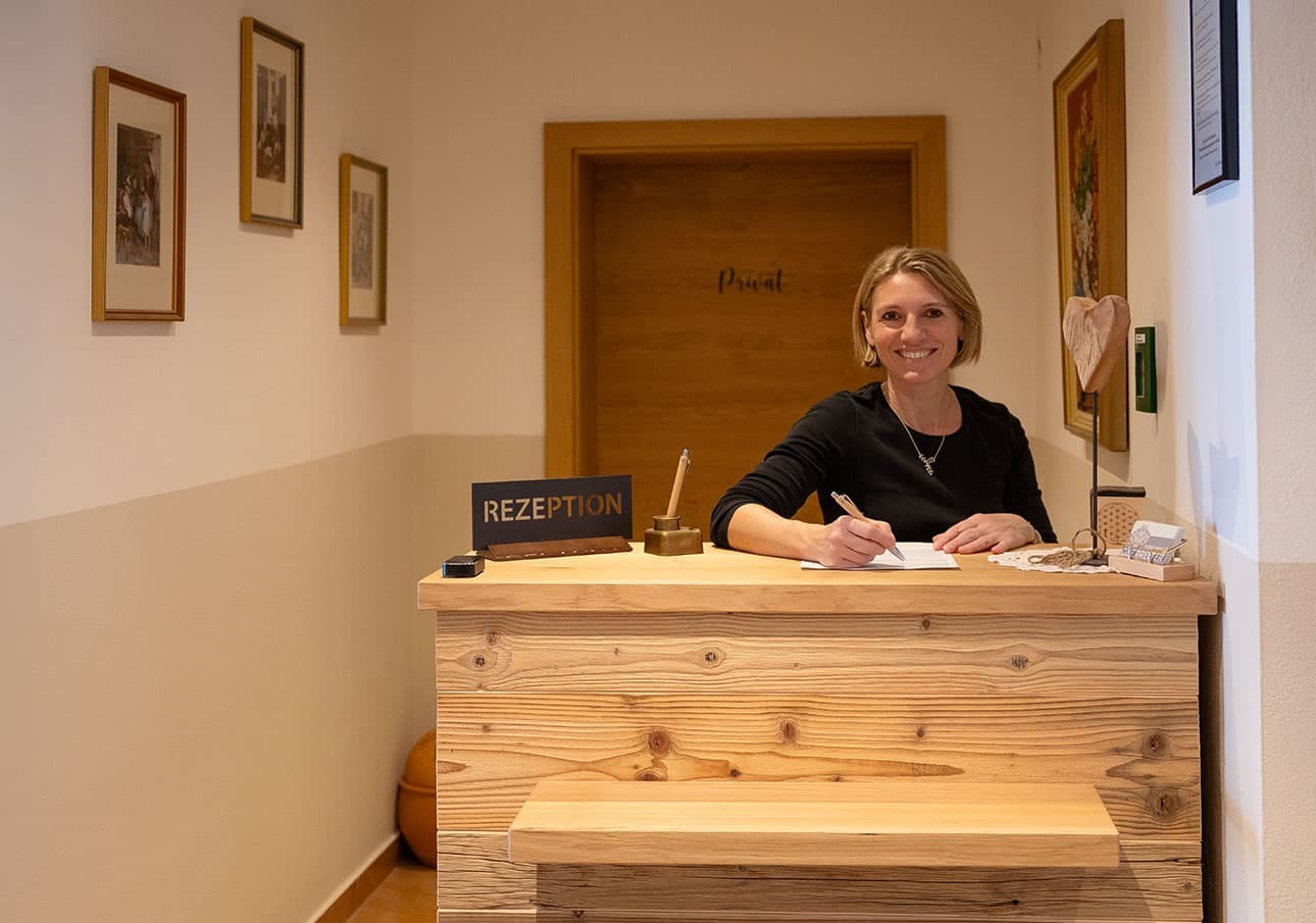 Gastgeberin Marina Oberreiter heißt dich herzlich willkommen!